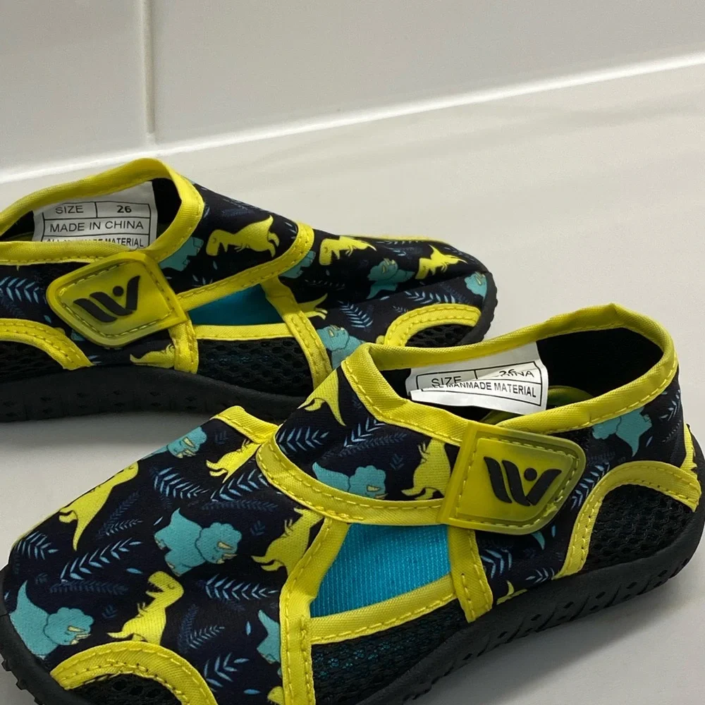 FANTURE DINOSAUR TODDLER WATER SHOES SIZE 26: 9.5